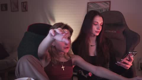 Snapshot of luxrayi chatting on January 16, 12:09 pm Ray online show from January 16, 12:09 pm