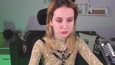 Snapshot of luxrayi chatting on March 2, 5:58 pm Ray online show from March 2, 5:58 pm