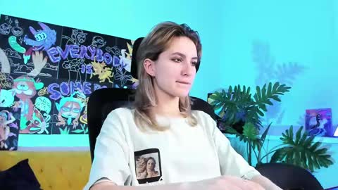 Snapshot of luxrayi chatting on February 17, 6:06 pm Ray online show from February 17, 6:06 pm