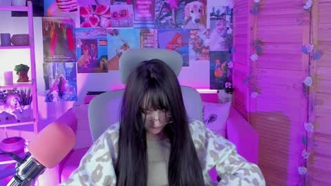 Snapshot of luxrayi chatting on February 7, 11:55 pm Ray online show from February 7, 11:55 pm