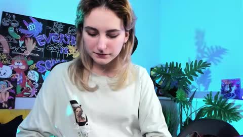 Snapshot of luxrayi chatting on February 17, 9:10 pm Ray online show from February 17, 9:10 pm