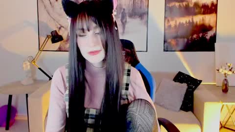 Snapshot of luxrayi chatting on January 28, 9:29 pm Ray online show from January 28, 9:29 pm