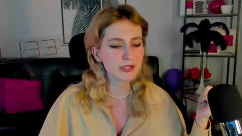 Snapshot of luxrayi chatting on January 25, 9:25 pm Ray online show from January 25, 9:25 pm