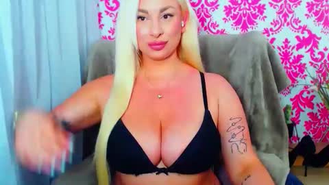 Luxuriaa online show from January 13, 10:06 pm