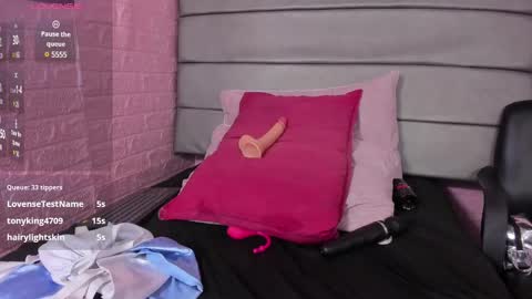 Snapshot of lyaa_collins_ chatting on March 2, 1:27 pm Lya   online show from March 2, 1:27 pm