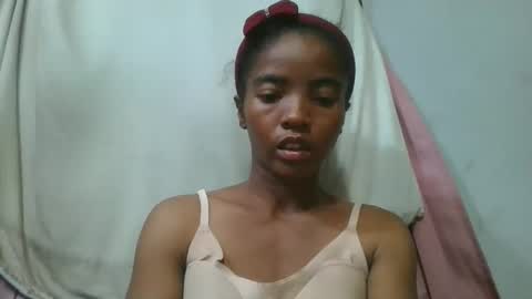 lydie856696 online show from May 11, 2:45 pm