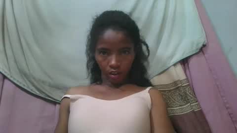 lydie856696 online show from May 9, 6:19 am