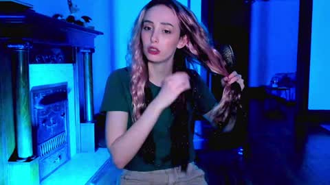 LylacDoll online show from December 16, 12:59 am