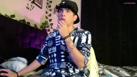 Lyle Bennett Freelance Model online show from February 17, 12:49 pm