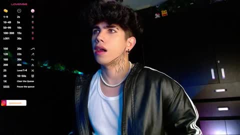 Lyle Bennett Freelance Model online show from December 19, 11:50 am