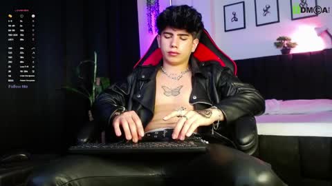 Lyle Bennett Freelance Model online show from April 11, 1:15 pm