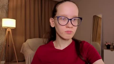 Sara online show from April 18, 8:20 pm