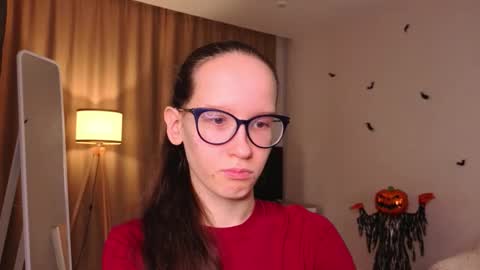 Sara online show from November 26, 4:15 pm