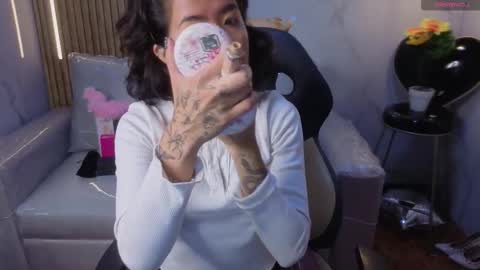 lynn_turner_ online show from February 28, 1:04 pm