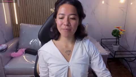 lynn_turner_ online show from February 12, 1:47 pm