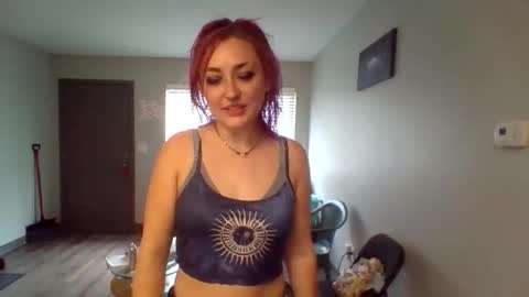 Lynn  online show from April 13, 4:55 pm