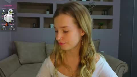 Snapshot of lynntiny chatting on September 27, 6:05 pm Lynn online show from September 27, 6:05 pm