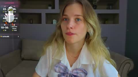 Snapshot of lynntiny chatting on October 25, 2:28 pm Lynn online show from October 25, 2:28 pm