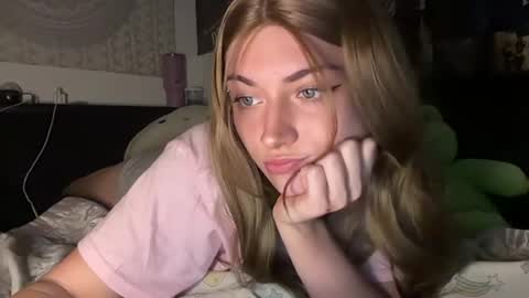 lynnxadams online show from July 15, 2:28 am