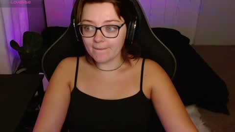 Snapshot of lyrajrose chatting on October 3, 3:42 pm Lyra Rose online show from October 3, 3:42 pm