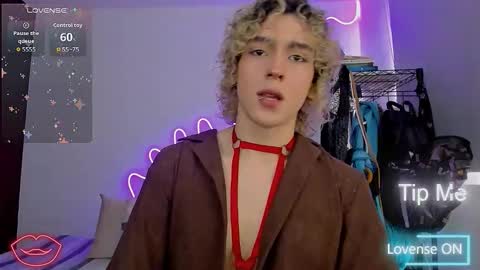 Lyric online show from November 19, 8:51 pm