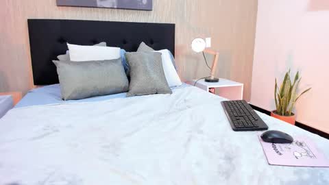 m_antonia online show from November 13, 4:31 pm