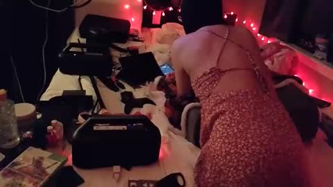 mac1119 online show from February 5, 9:35 am