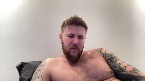 mac_drew online show from April 1, 3:40 am