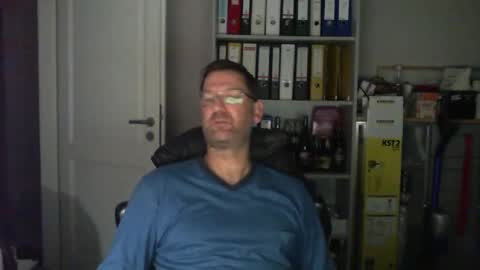 macfly67 online show from March 18, 6:58 pm