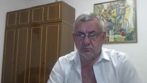 Macho online show from September 21, 7:40 pm