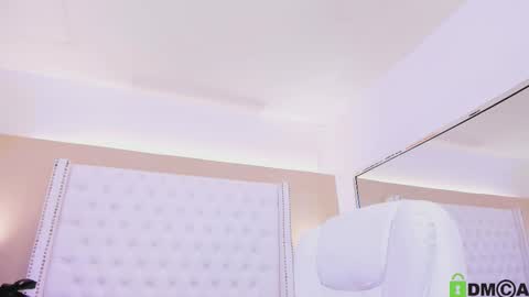 Mackenzie online show from December 2, 4:21 am