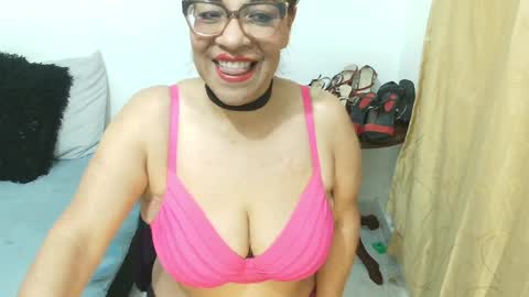 madame_desire_ online show from April 4, 1:07 pm