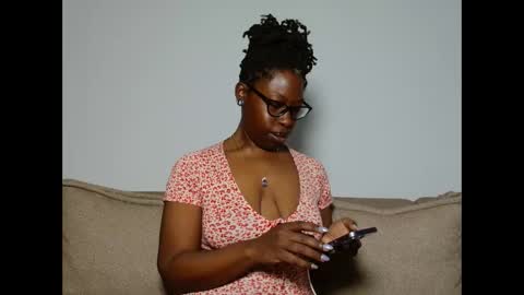 YourMadamIndigo online show from February 1, 2:47 pm