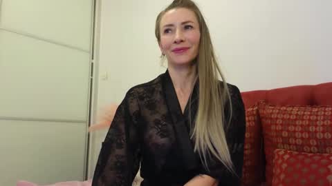 Snapshot of maddalena_ chatting on February 24, 12:09 am Maddalena online show from February 24, 12:09 am