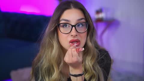 Maddie online show from November 18, 10:29 am