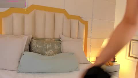    online show from February 25, 9:40 pm