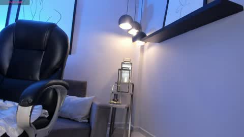 Maddison online show from April 3, 9:11 pm