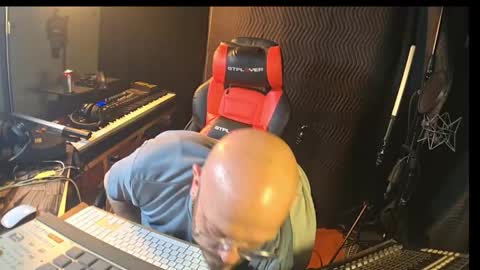 maddox840 online show from June 1, 6:15 am