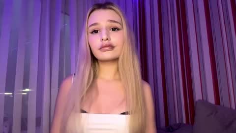 Maddy online show from April 3, 3:52 pm