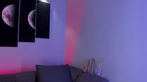 Maddy  online show from February 7, 7:27 pm