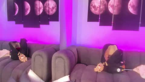 Maddy  online show from April 20, 12:30 pm