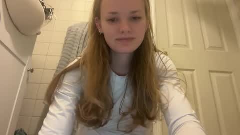 maddybabyy online show from November 21, 4:32 am