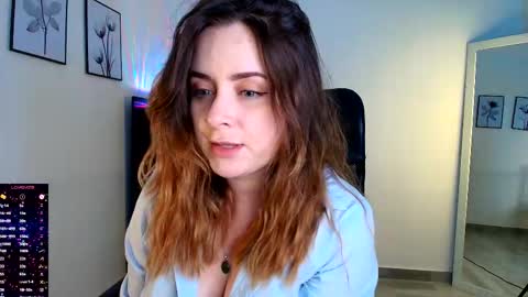 madelamee online show from December 15, 11:12 pm