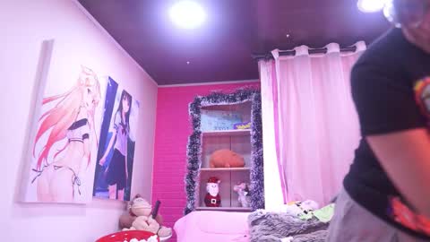 Madison   online show from December 14, 8:04 pm