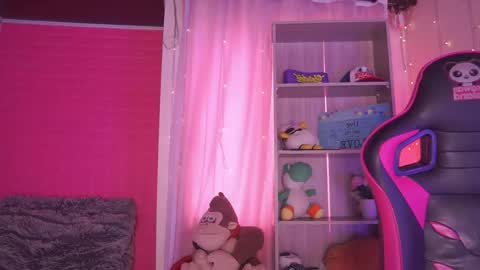 Madison   online show from April 21, 12:12 pm