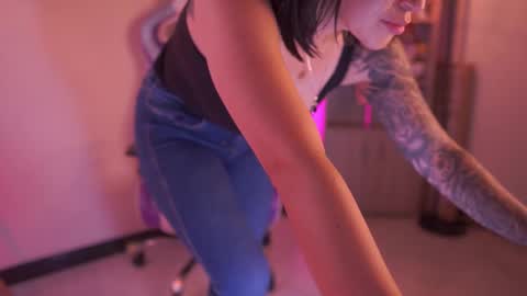 Madison   online show from March 10, 6:12 pm