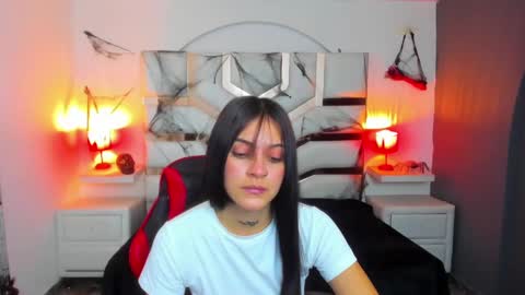 Snapshot of madisoncarzon chatting on October 23, 7:37 pm Madison Carzon online show from October 23, 7:37 pm
