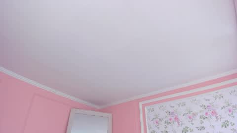 Mae Lyra online show from April 11, 8:24 pm