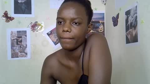 Maee online show from December 19, 4:13 pm