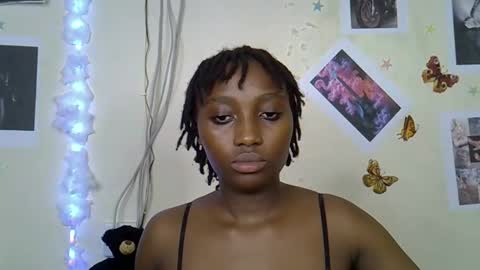 Maee online show from January 7, 8:03 pm